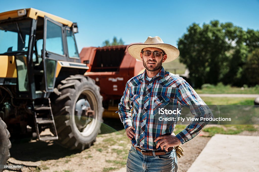 Man wiht tractor